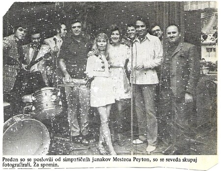 met 17 Z zvezdami nadaljevanke Mestece Peyton